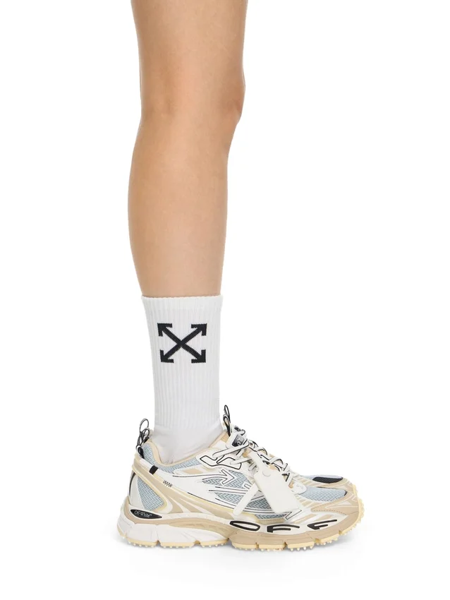 Be Right Back Sneakers Be Right Back Sneakers