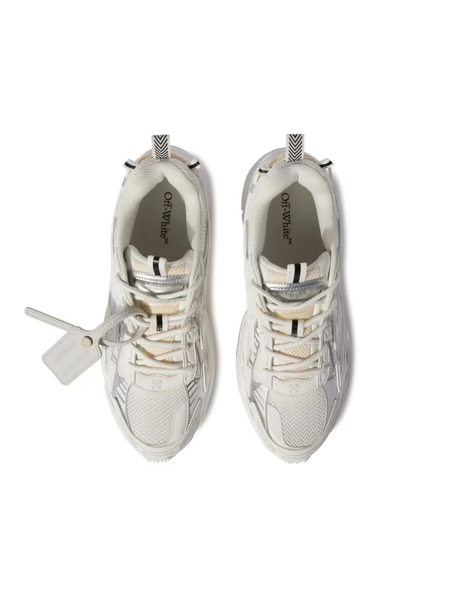 Be Right Back Sneakers Be Right Back Sneakers