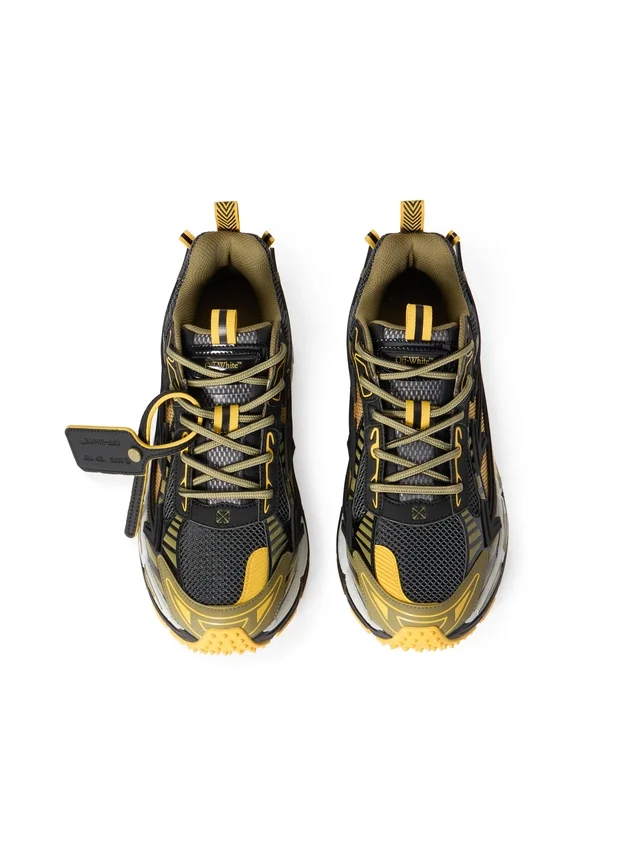 Be Right Back Sneakers Be Right Back Sneakers