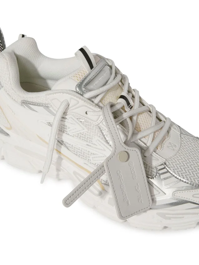 Be Right Back Sneakers Be Right Back Sneakers