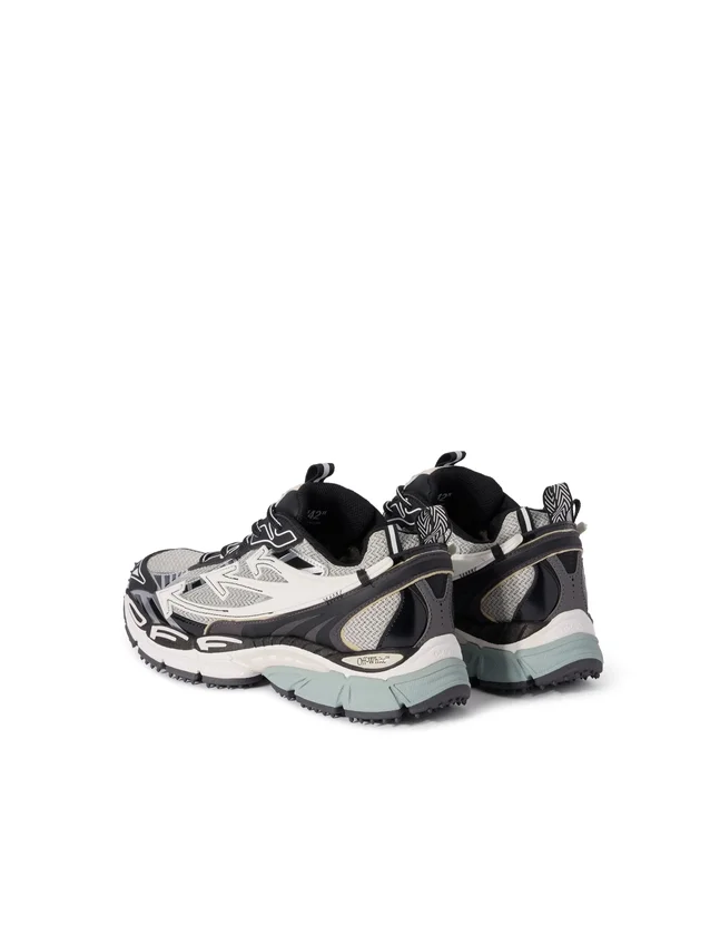 Be Right Back Sneakers Be Right Back Sneakers