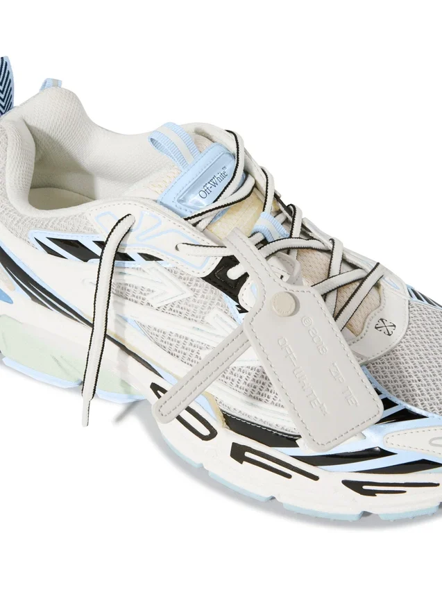 Be Right Back Sneakers Be Right Back Sneakers