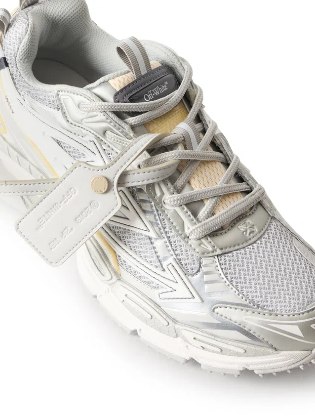 Be Right Back Sneakers Be Right Back Sneakers