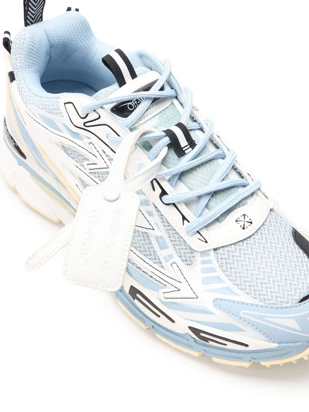 Be Right Back Sneakers Be Right Back Sneakers