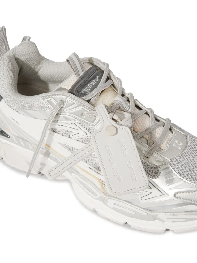 Be Right Back Sneakers Be Right Back Sneakers