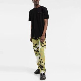 Off-White Men’ s FW21 Chest Logo Round Neck Short Sleeve Black T-Shirt Off-White Men’ s FW21 Chest Logo Round Neck Short Sleeve Black T-Shirt