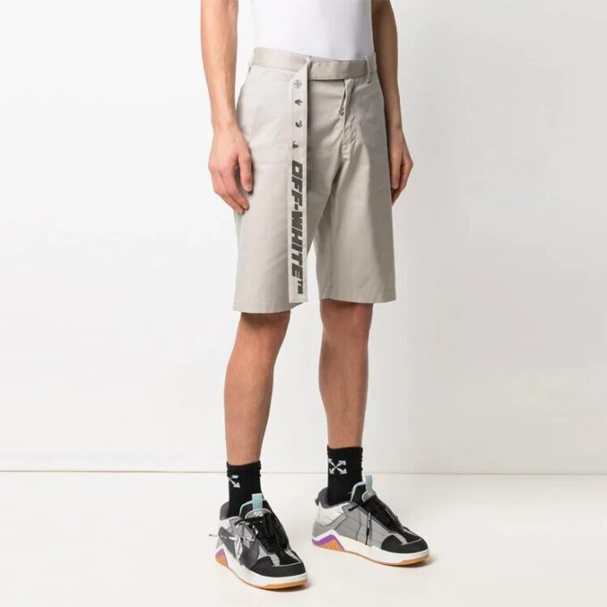 SS21 Belt Logo Knee-Length Shorts Loose Fit Beige
